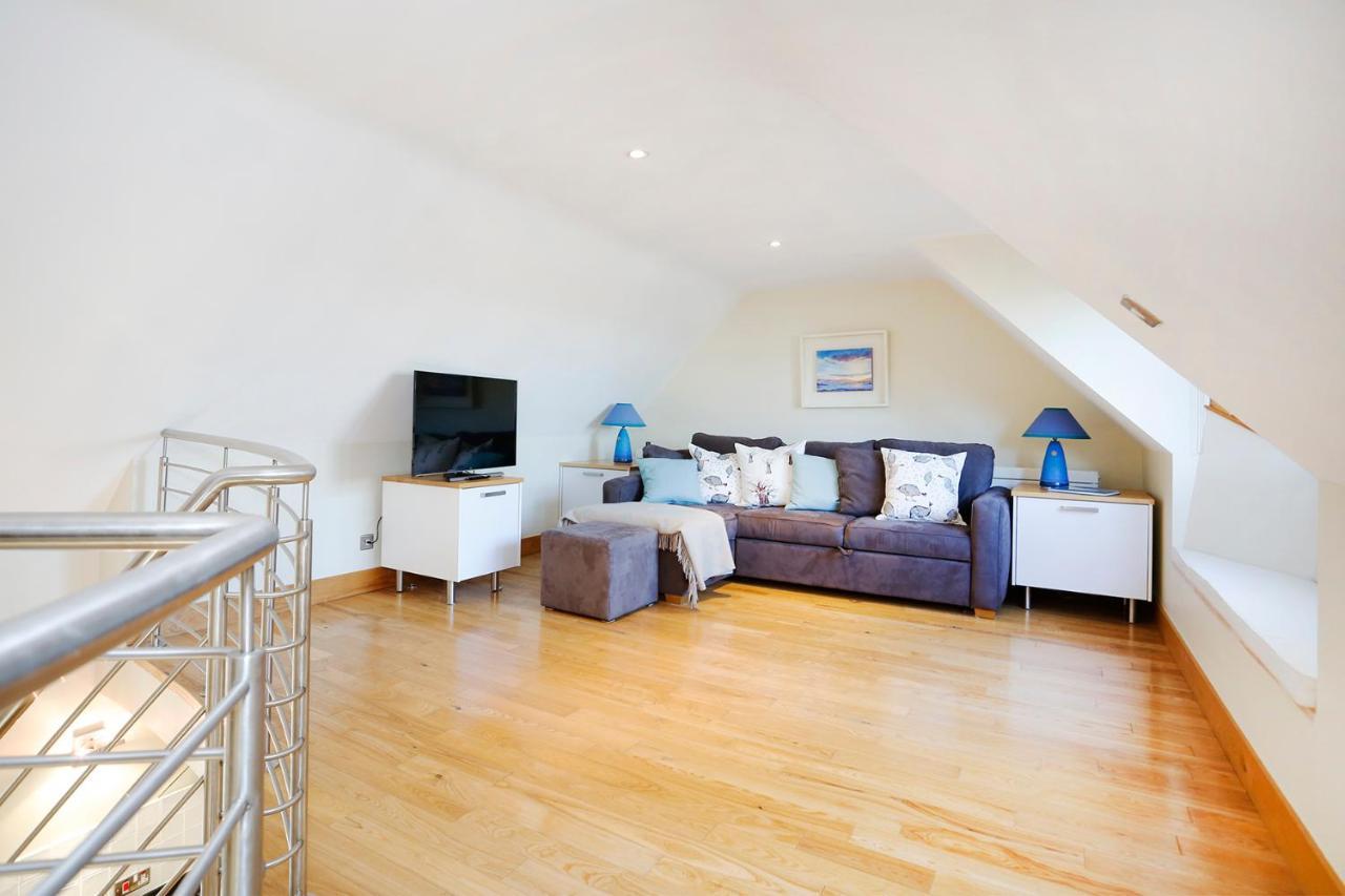 Joivy Unique Mezzanine Apartment In St Andrews Bagian luar foto