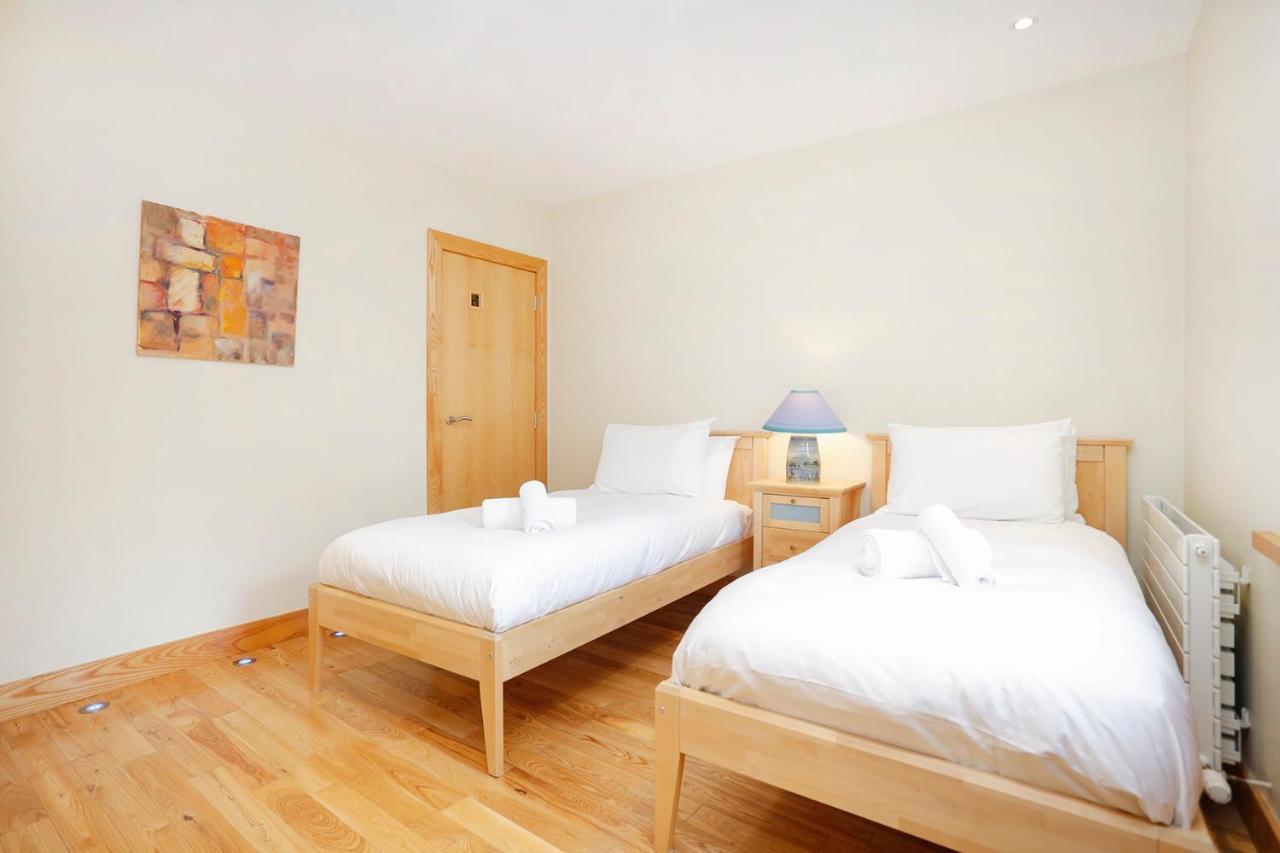 Joivy Unique Mezzanine Apartment In St Andrews Bagian luar foto