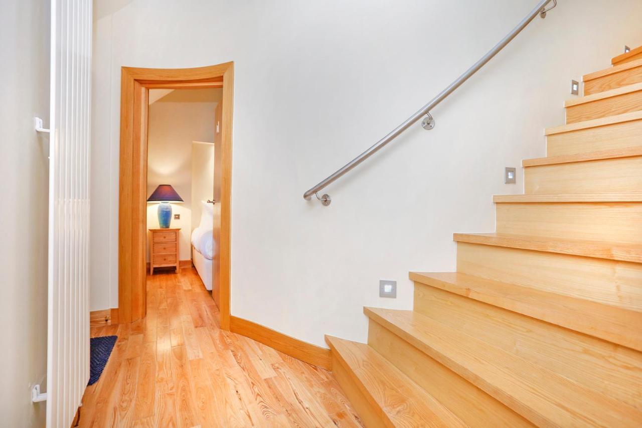 Joivy Unique Mezzanine Apartment In St Andrews Bagian luar foto